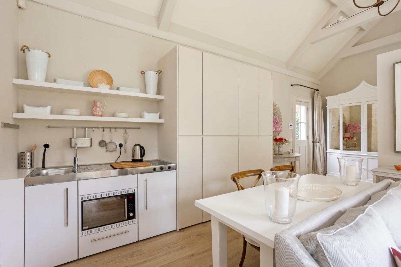 The Annexe - Beautiful Apartment With Garden Close To Heathrow And Windsor Staines-upon-Thames Eksteriør billede