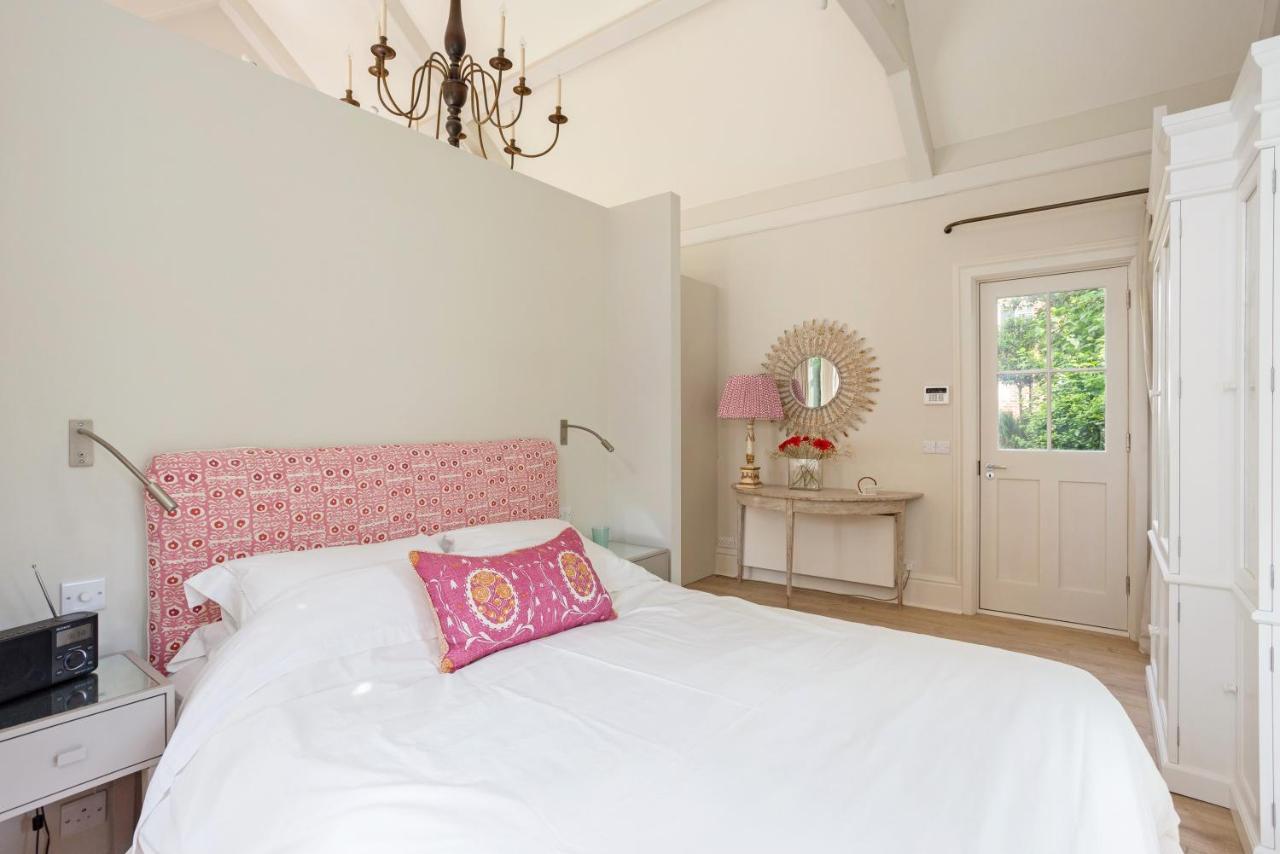 The Annexe - Beautiful Apartment With Garden Close To Heathrow And Windsor Staines-upon-Thames Eksteriør billede
