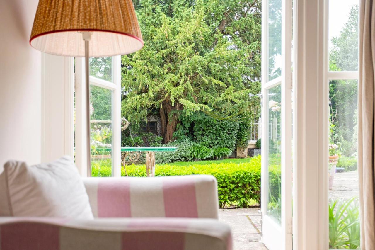 The Annexe - Beautiful Apartment With Garden Close To Heathrow And Windsor Staines-upon-Thames Eksteriør billede
