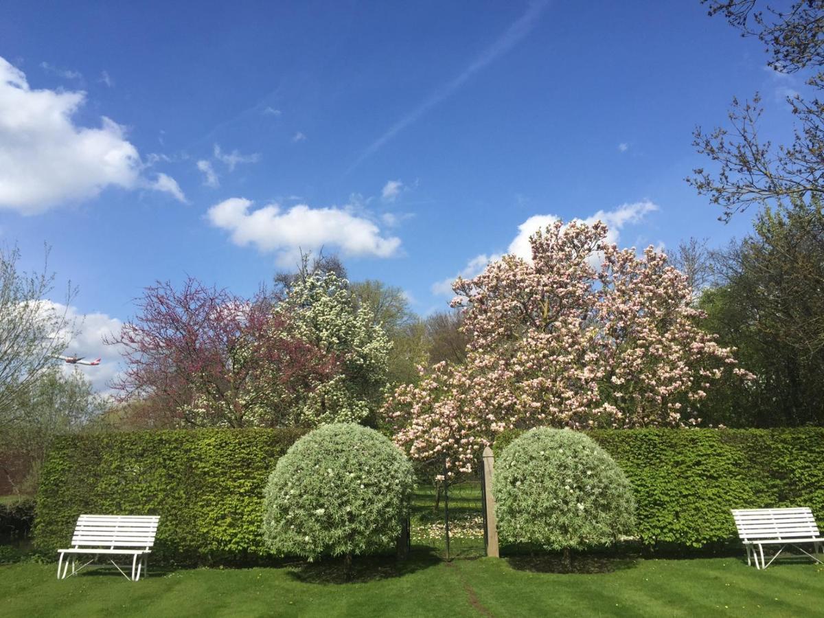 The Annexe - Beautiful Apartment With Garden Close To Heathrow And Windsor Staines-upon-Thames Eksteriør billede