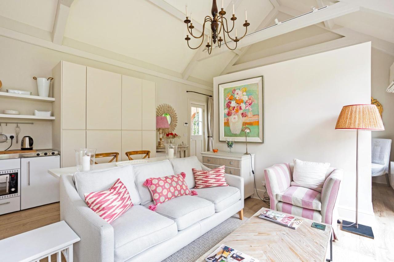 The Annexe - Beautiful Apartment With Garden Close To Heathrow And Windsor Staines-upon-Thames Eksteriør billede